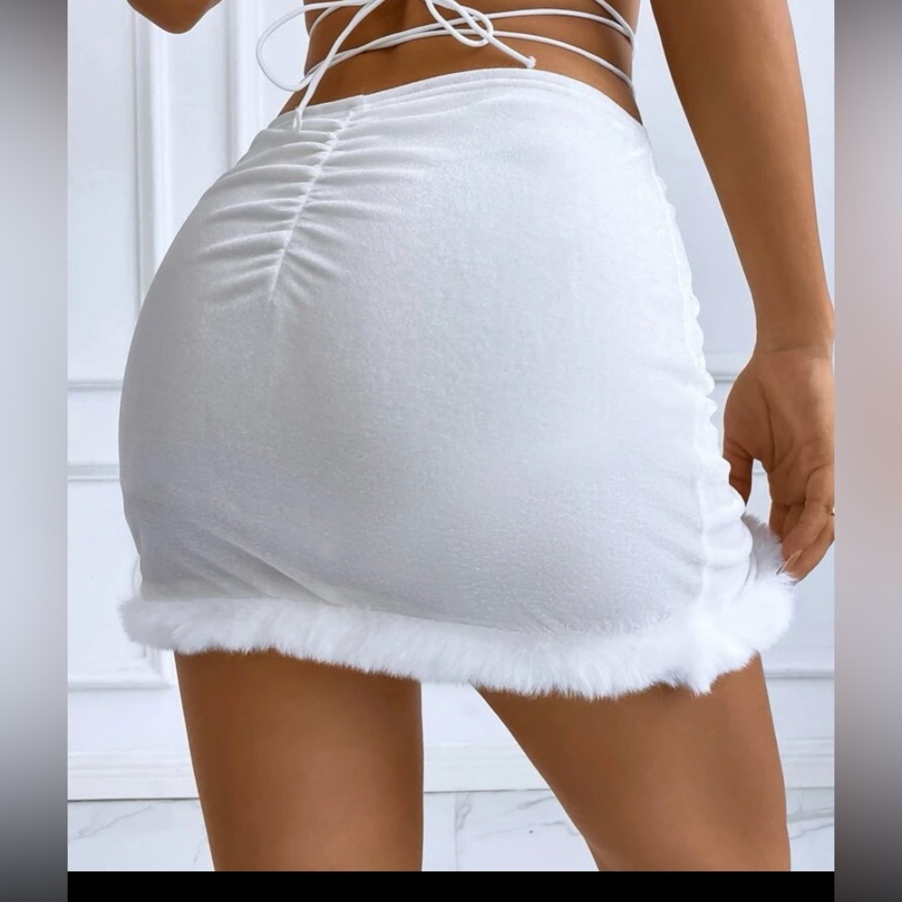 Velvet fluffy skirt white